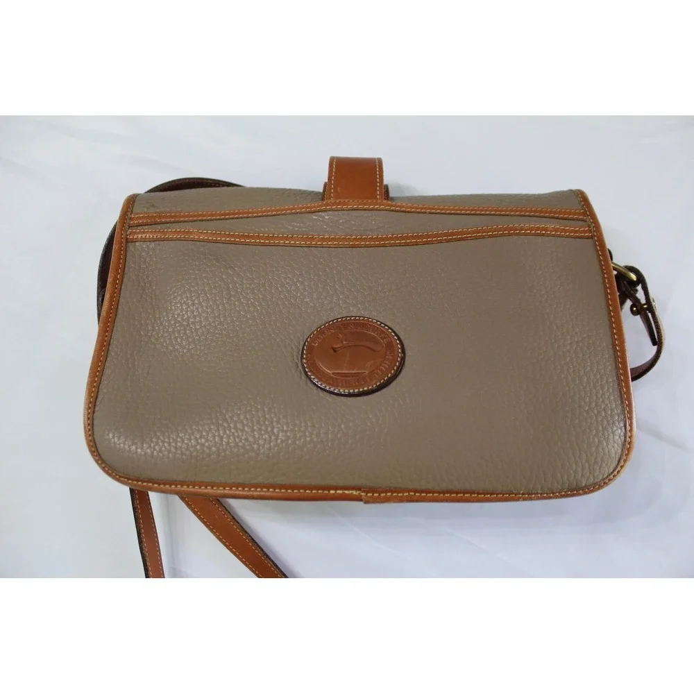 Vintage Dooney & Bourke AWL Pebble Leather Crossbody Messenger Bag USA Taupe Tan